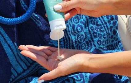 Natural Sunscreen and Repellent
