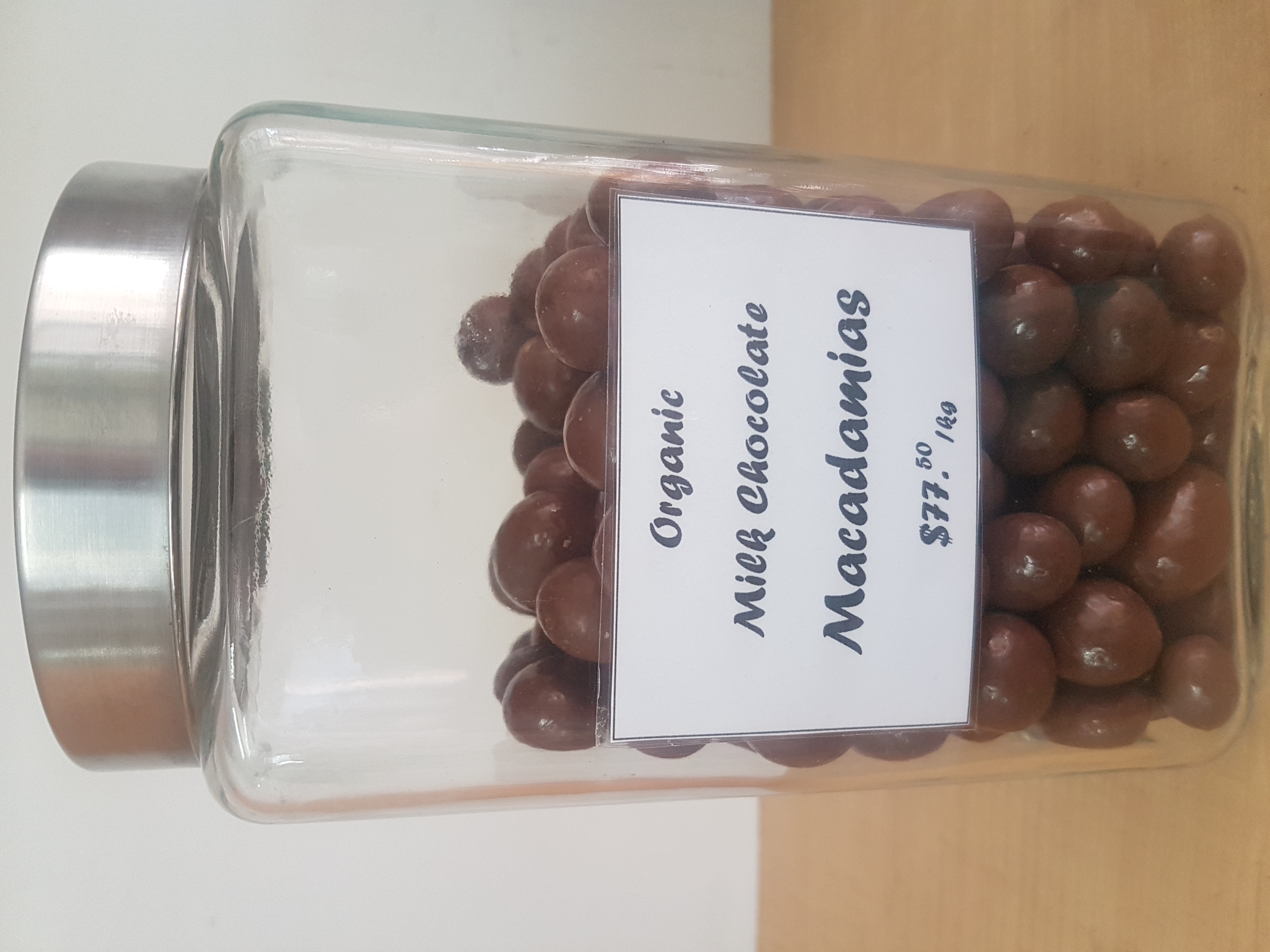 Vive Bulk Organic Times Milk Chocolate Macadamia Nuts